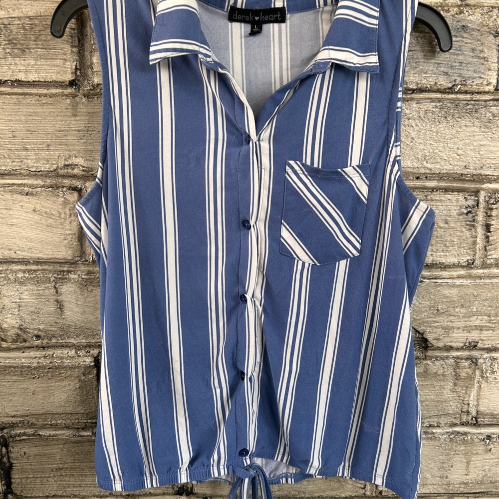 Sleeveless Striped Shirt Size: L